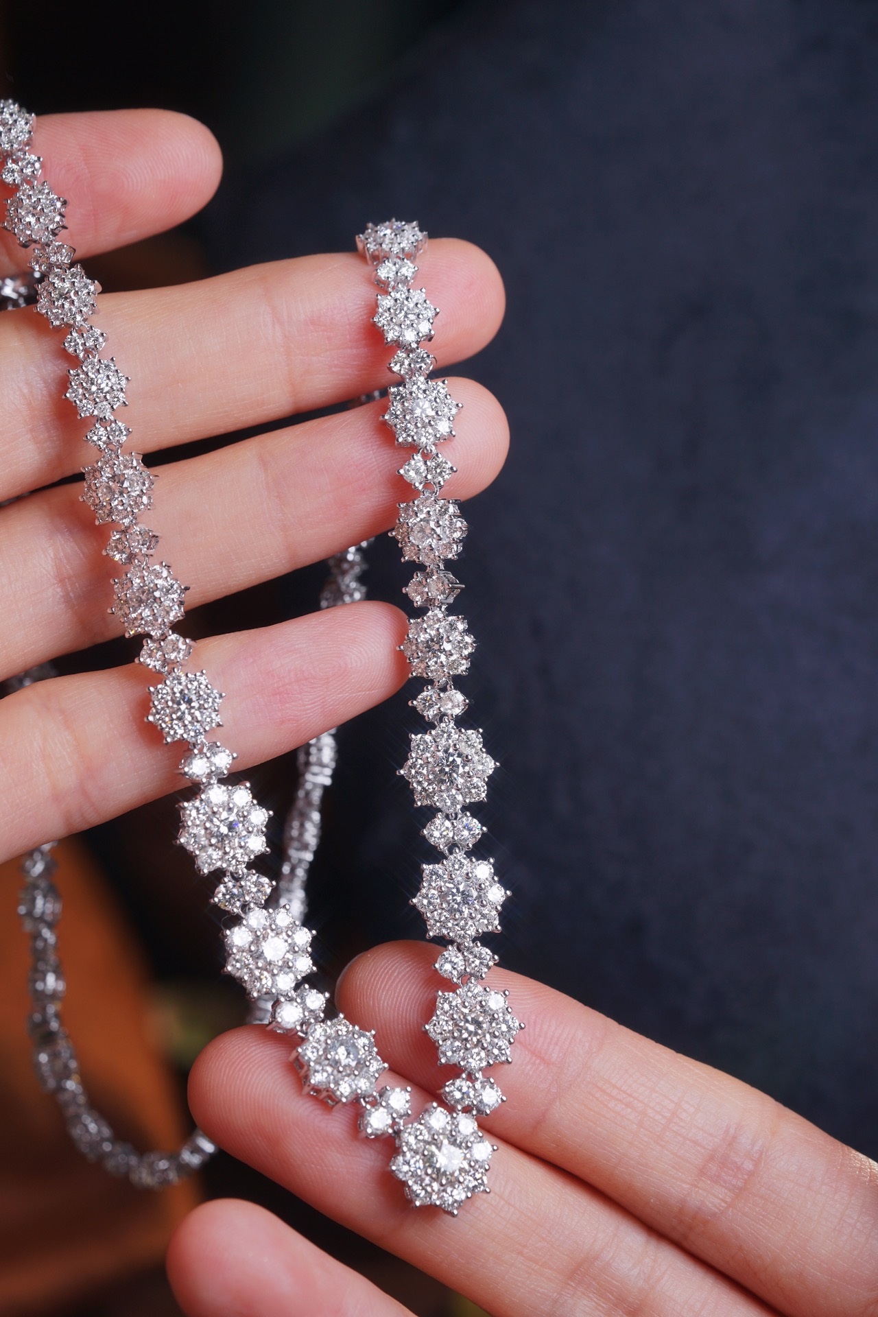 18k Gold Necklace with Luxury Diamond-Set Evening Gown Chain; Natural Diamonds totaling 14.20ct