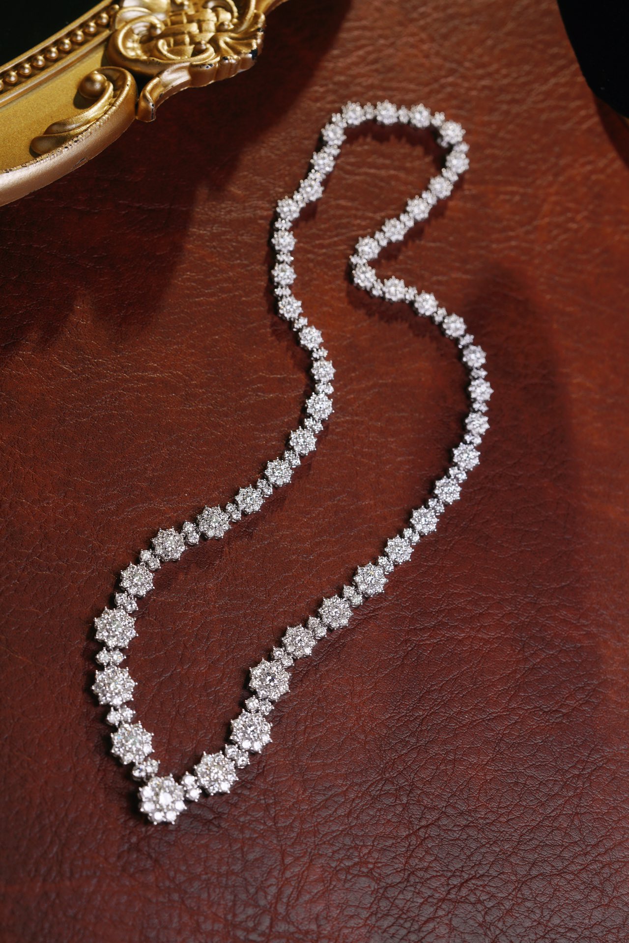 18k Gold Necklace with Luxury Diamond-Set Evening Gown Chain; Natural Diamonds totaling 14.20ct