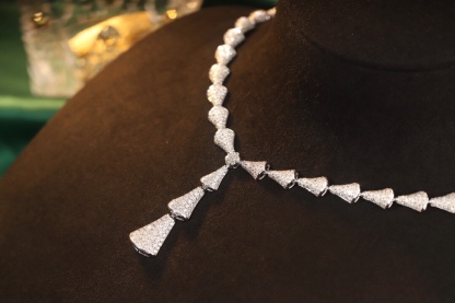 18k Gold Necklace with Luxury Diamond-Set Evening Gown Chain; Natural Diamonds totaling 8.50ct