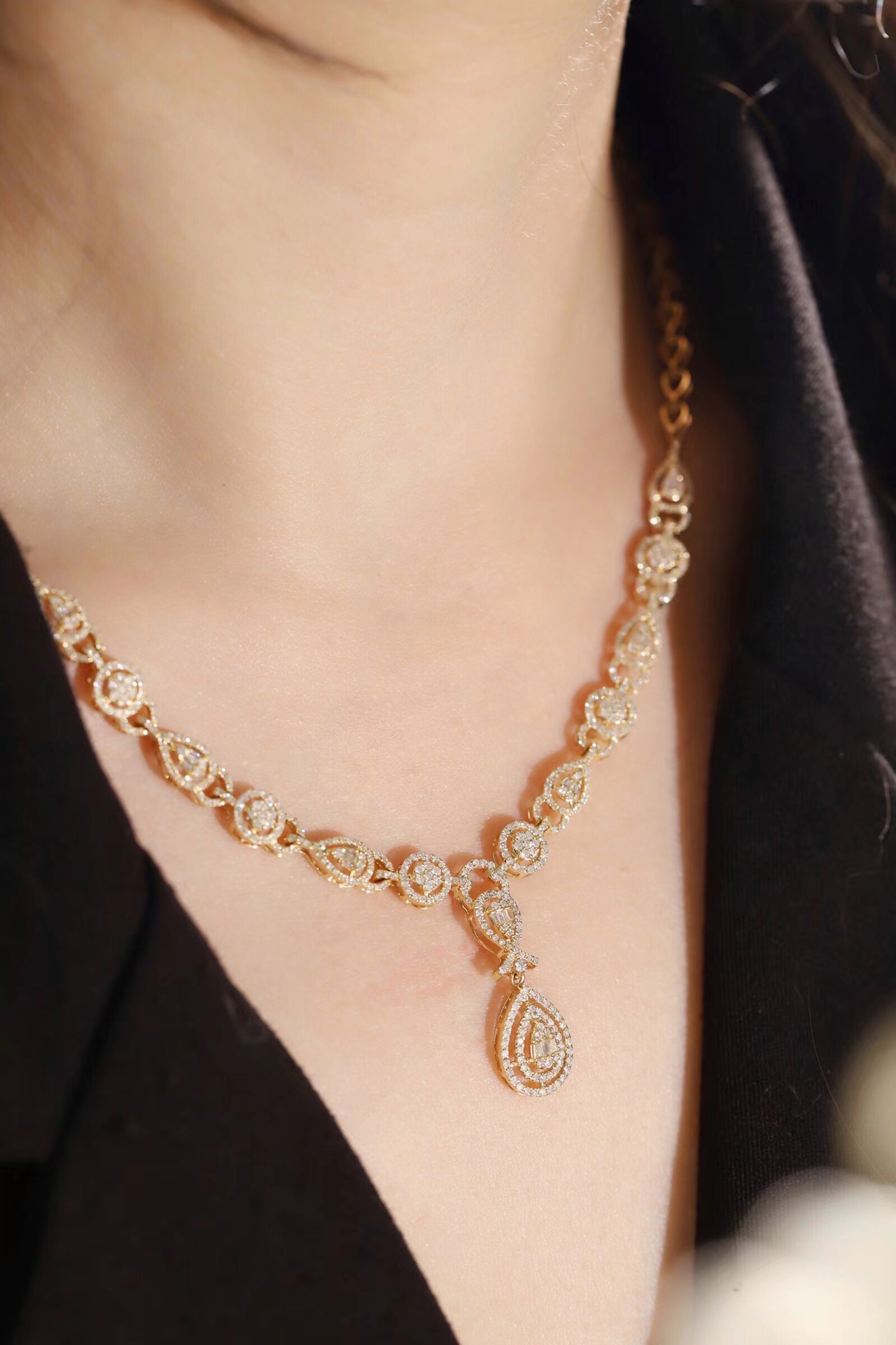 18k Gold Necklace, Luxury Semi-Circle Diamond Necklace with 1.50ct Natural Diamonds