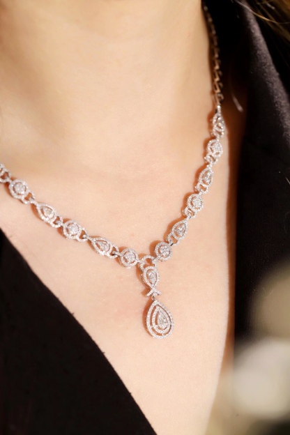 18k Gold Necklace, Luxury Semi-Circle Diamond Necklace with 1.50ct Natural Diamonds