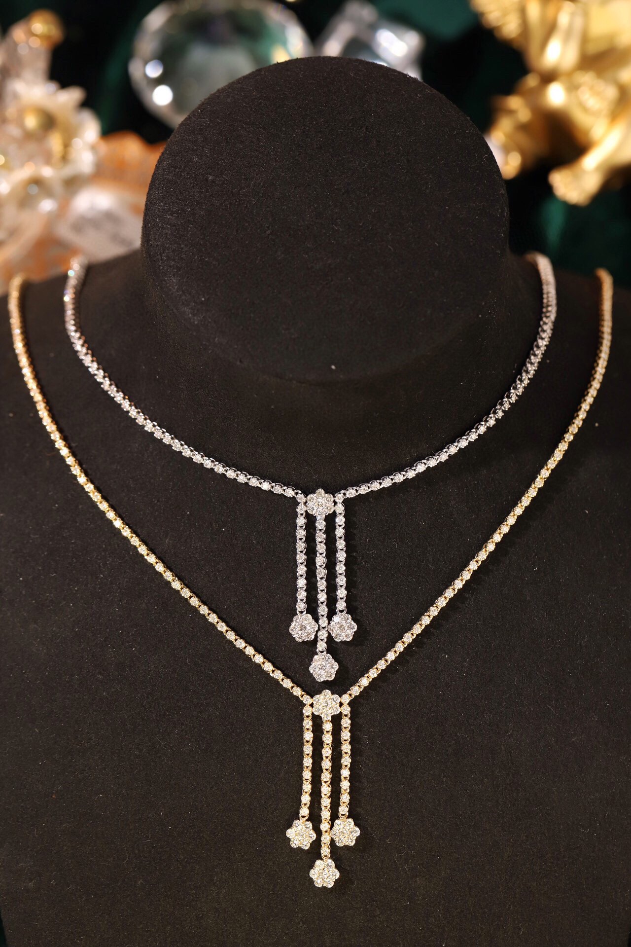 18k Gold Necklace with Luxury Diamond-Set Evening Gown Chain; Natural Diamonds totaling 3.3ct
