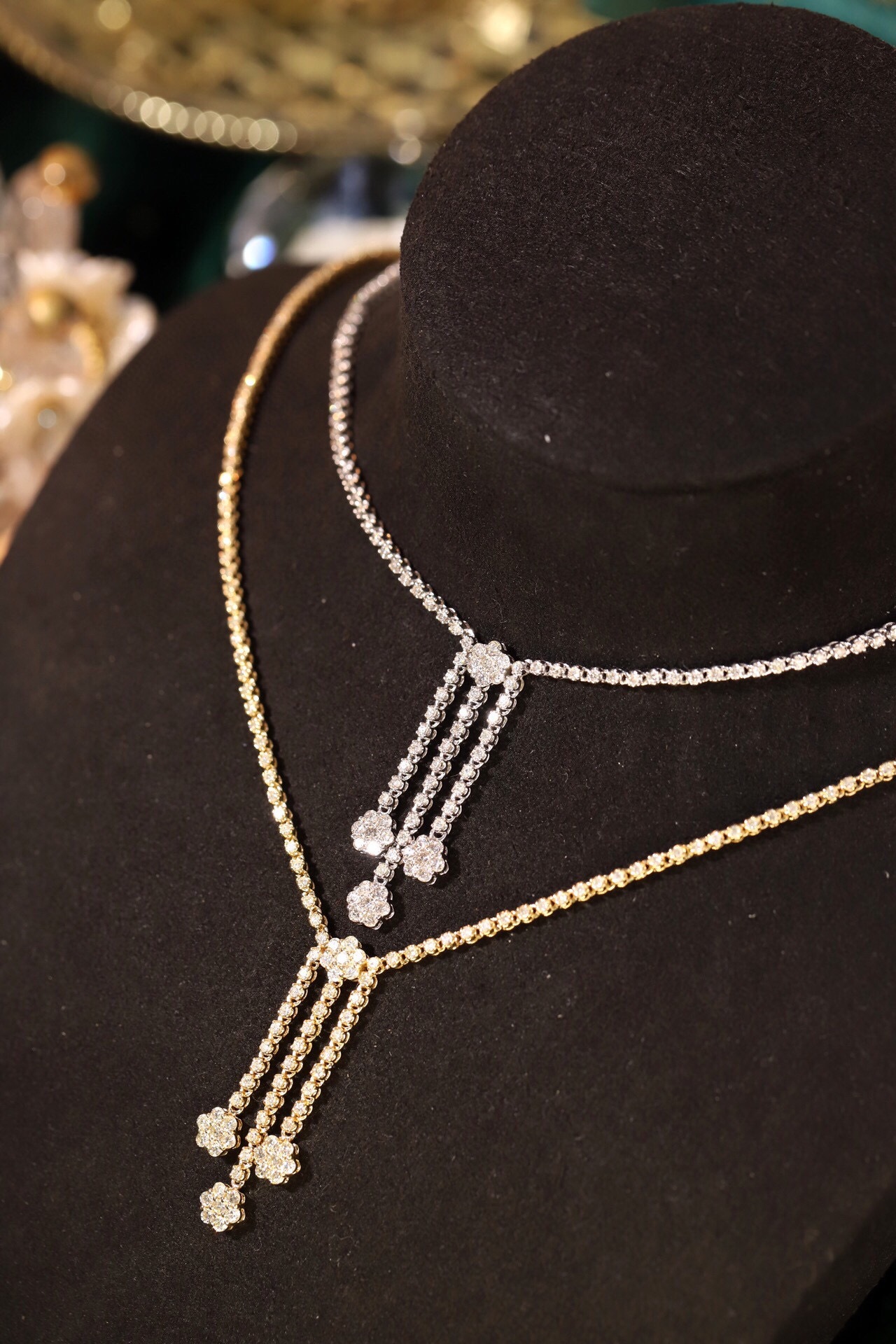 18k Gold Necklace with Luxury Diamond-Set Evening Gown Chain; Natural Diamonds totaling 3.3ct