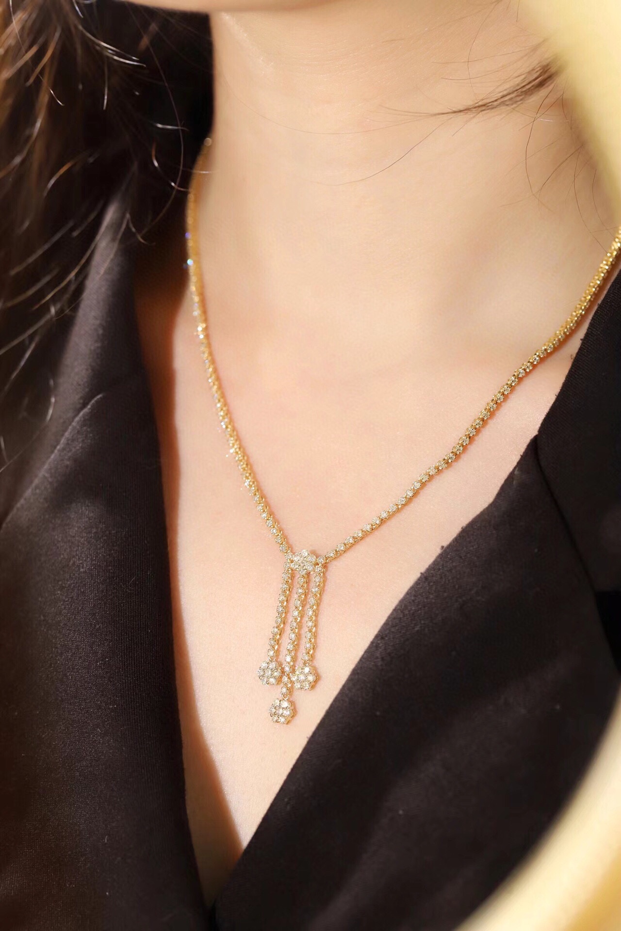 18k Gold Necklace with Luxury Diamond-Set Evening Gown Chain; Natural Diamonds totaling 3.3ct