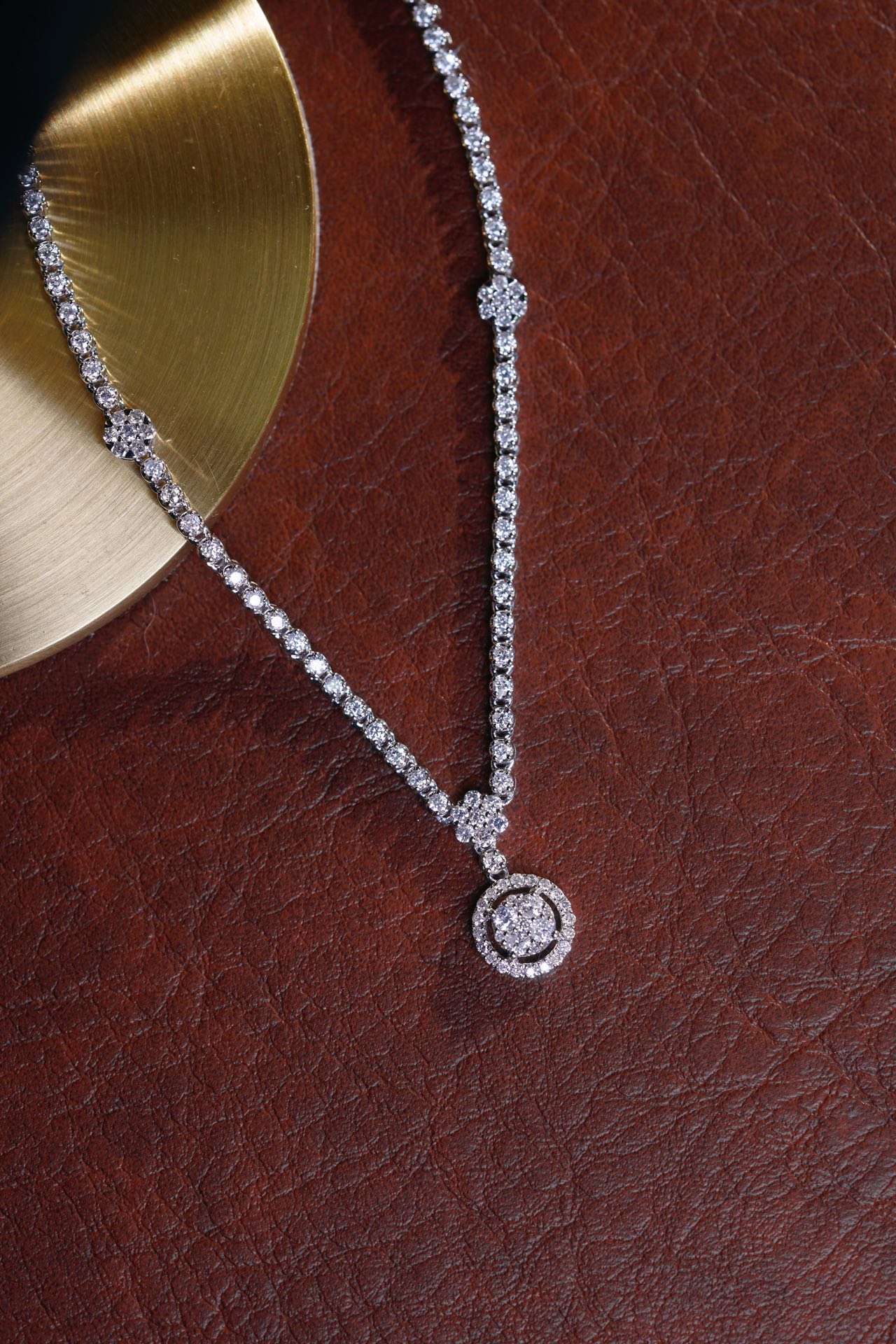 18k Gold Necklace with Luxury Diamond-Set Evening Gown Chain; Natural Diamonds totaling 3.3ct