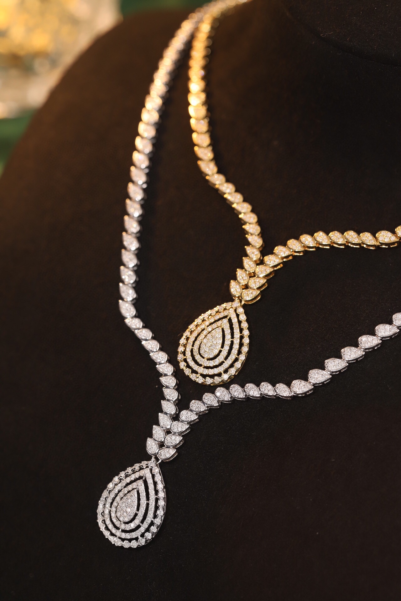 18k Gold Necklace, Luxury Semi-Circle Diamond Necklace with 2.20ct Natural Diamonds