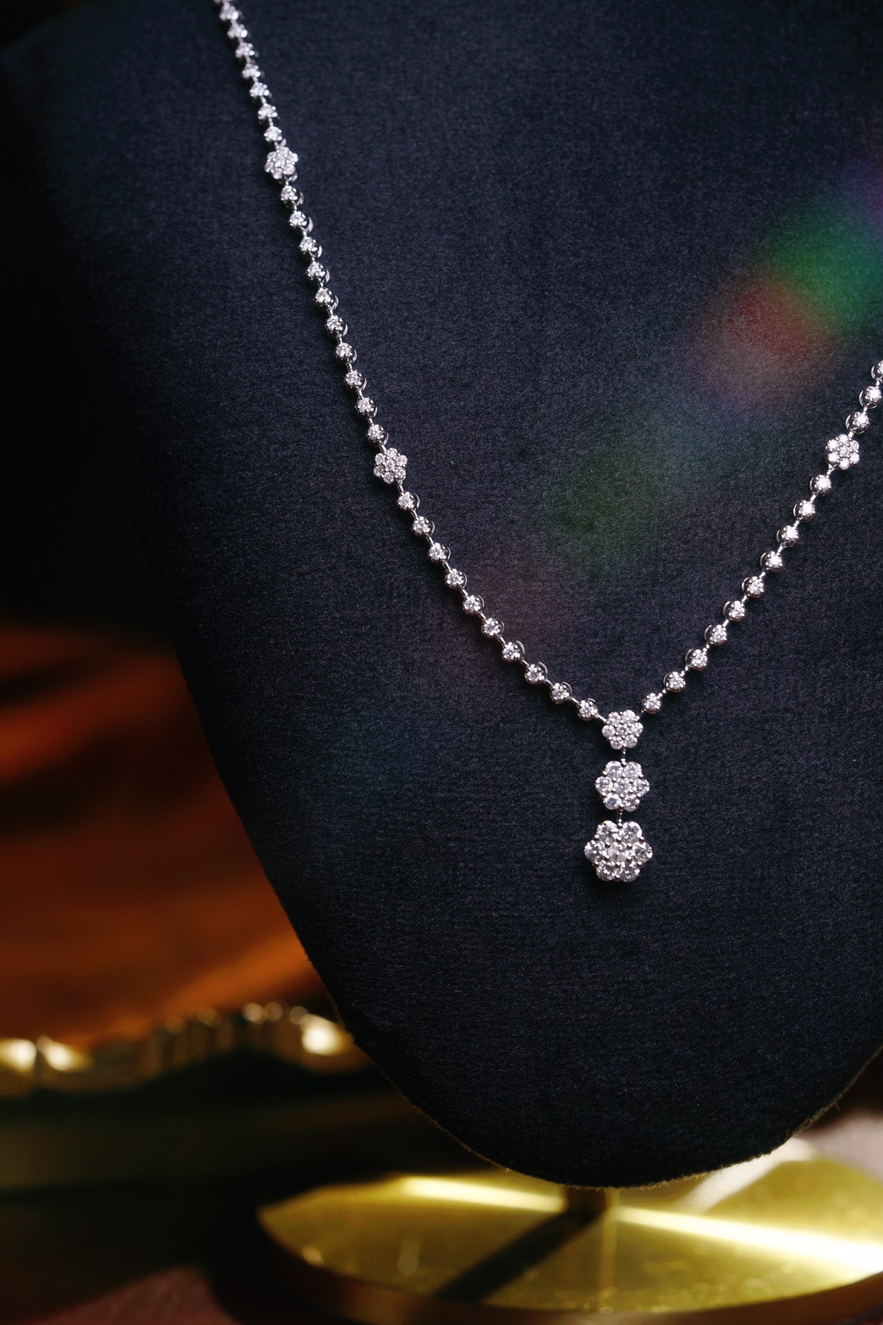 18k Gold Necklace with Luxury Diamond-Set Evening Gown Chain; Natural Diamonds totaling 2.80ct