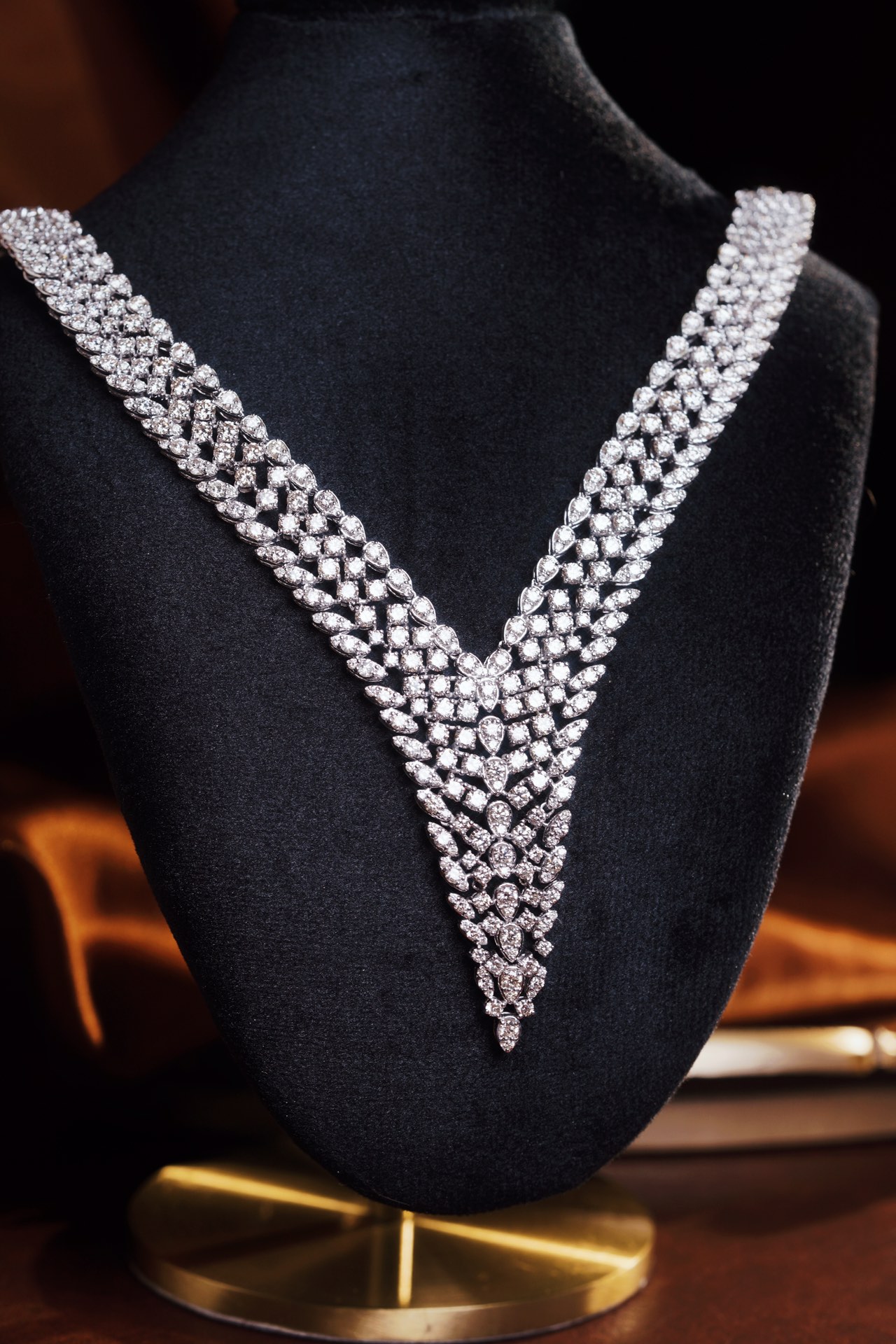 18k Gold Necklace with Luxury Diamond-Set Evening Gown Chain; Natural Diamonds totaling 26ct