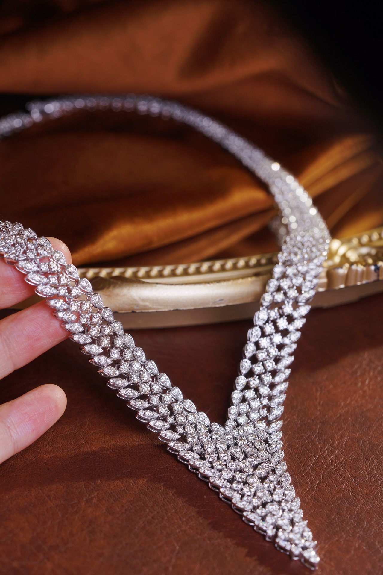 18k Gold Necklace with Luxury Diamond-Set Evening Gown Chain; Natural Diamonds totaling 26ct