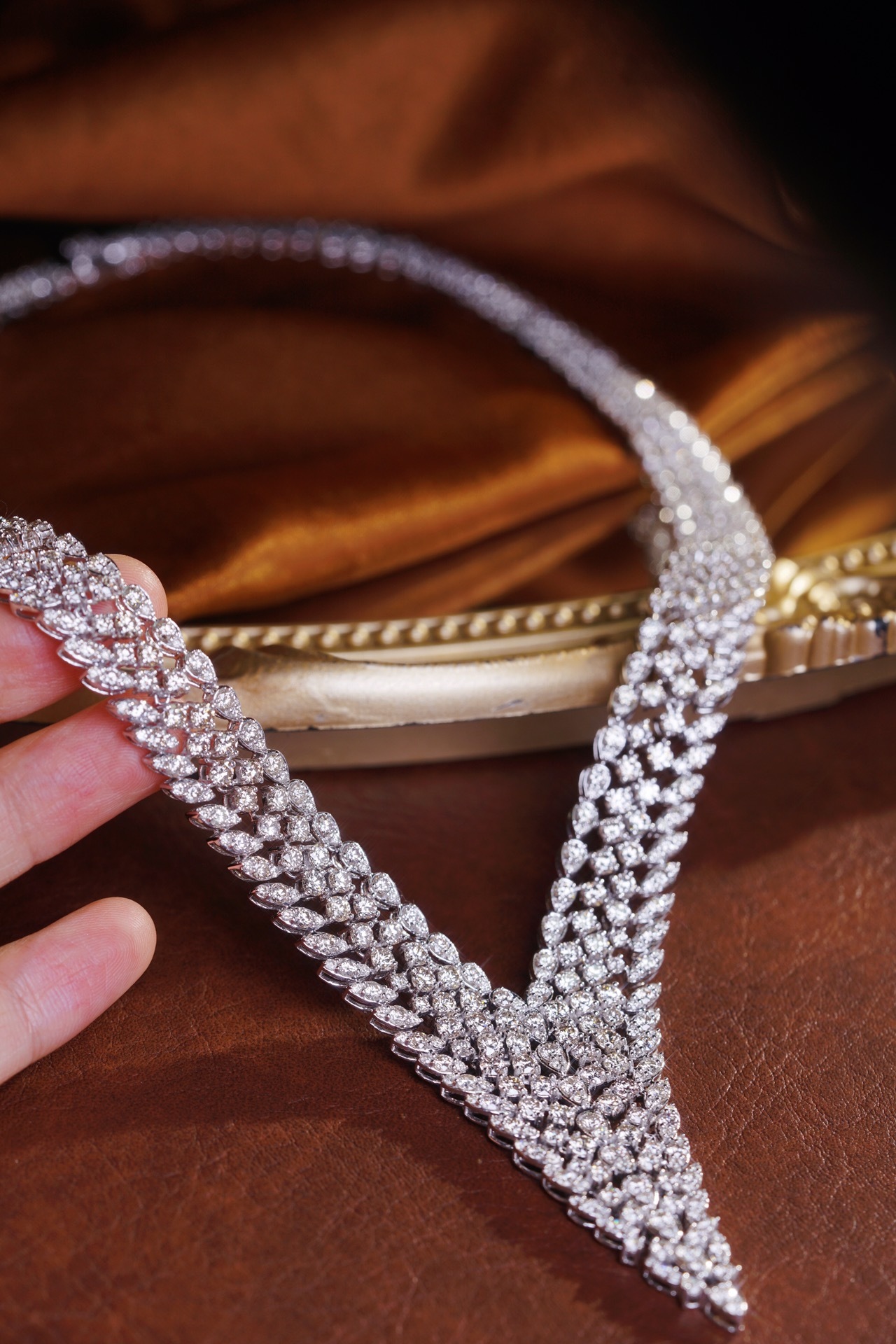 18k Gold Necklace with Luxury Diamond-Set Evening Gown Chain; Natural Diamonds totaling 26ct