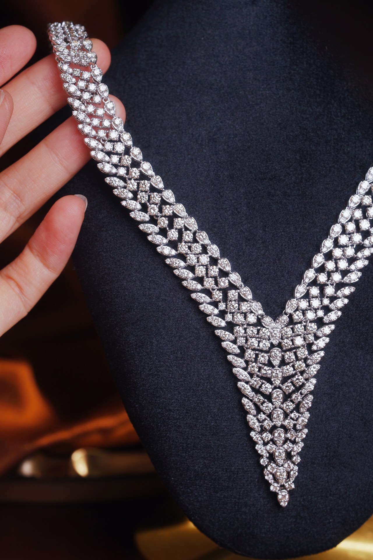 18k Gold Necklace with Luxury Diamond-Set Evening Gown Chain; Natural Diamonds totaling 26ct