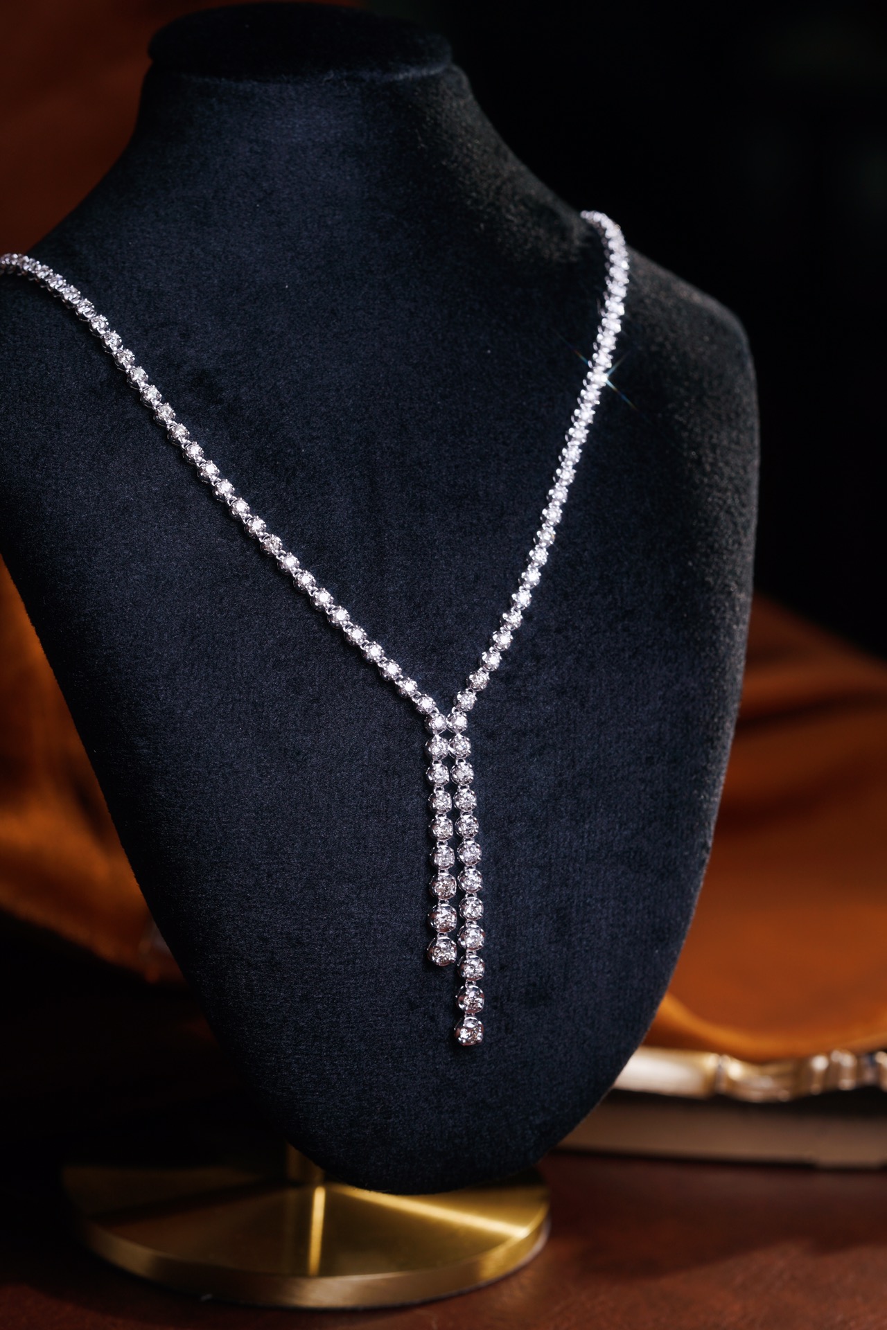 18k Gold Necklace with Luxury Diamond-Set Evening Gown Chain; Natural Diamonds totaling 3.65ct