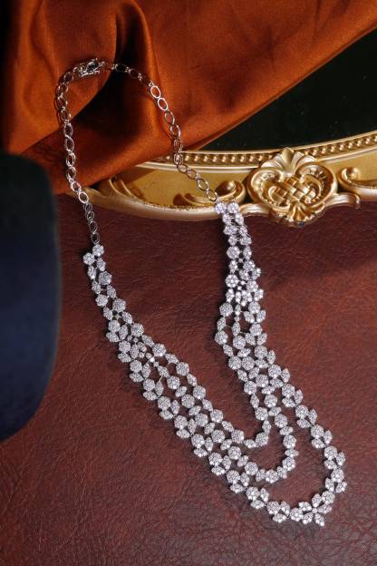 18k Gold Necklace – Luxury Evening Gown Necklace, stylish and elegant. Three-layer design with a 20.5ct natural diamond.