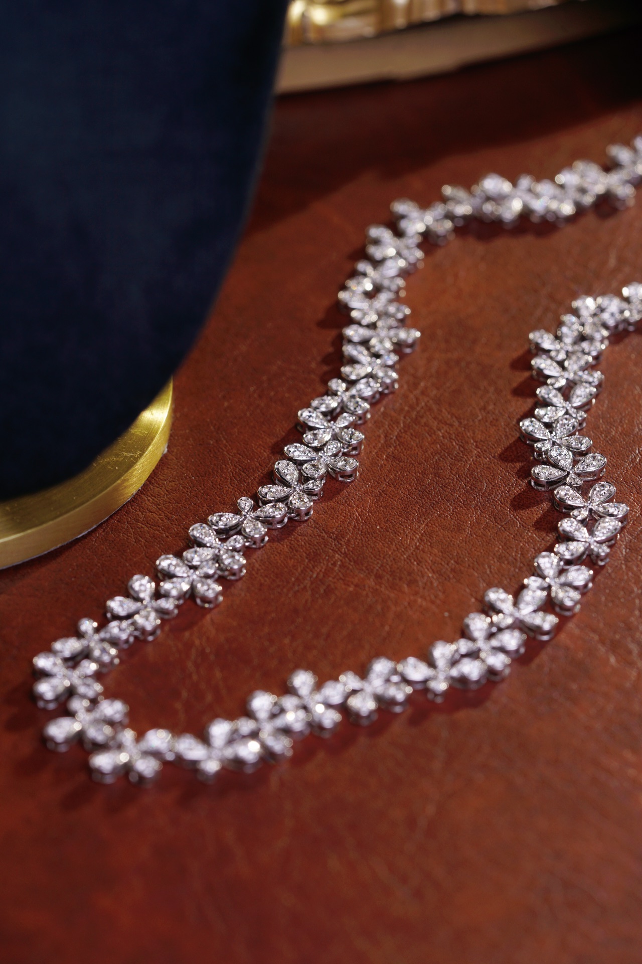 18k Gold Necklace with Luxury Diamond-Set Evening Gown Chain; Natural Diamonds totaling 10ct