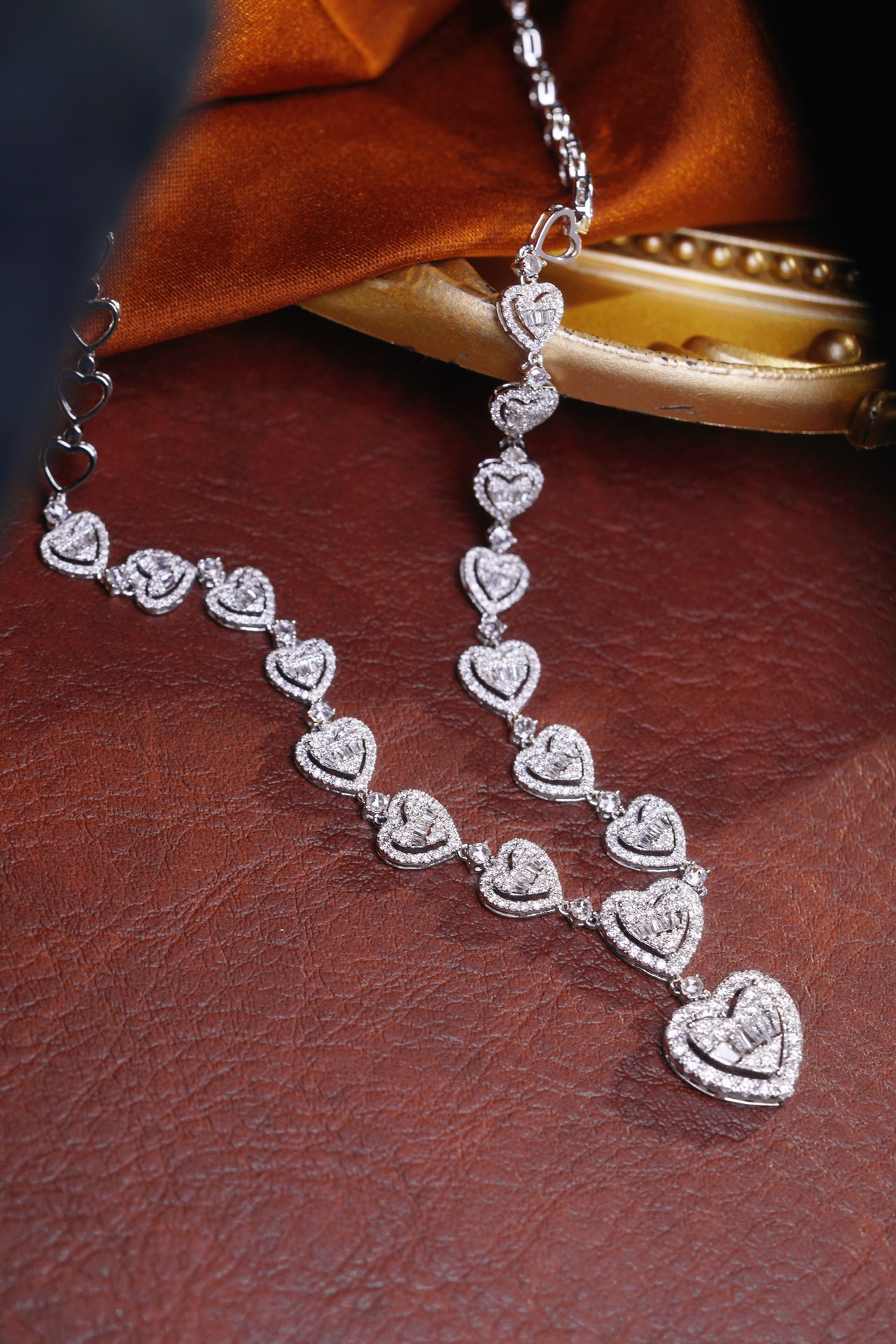18k Gold Necklace – Luxury Evening Gown Necklace, exquisite and elegant, featuring a 3.10ct natural diamond