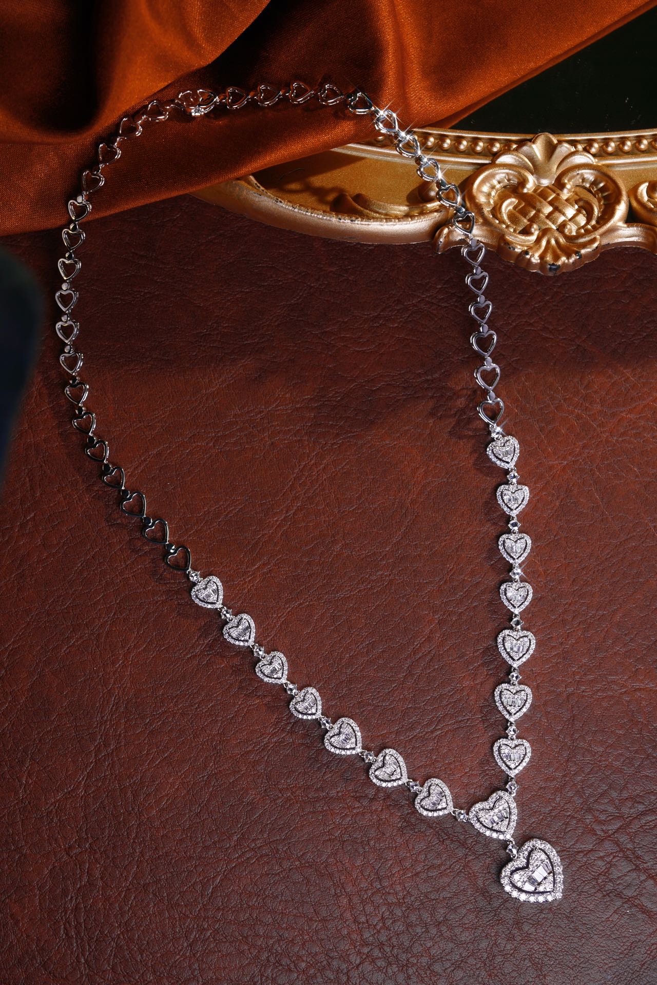 18k Gold Necklace – Luxury Evening Gown Necklace, exquisite and elegant, featuring a 3.10ct natural diamond