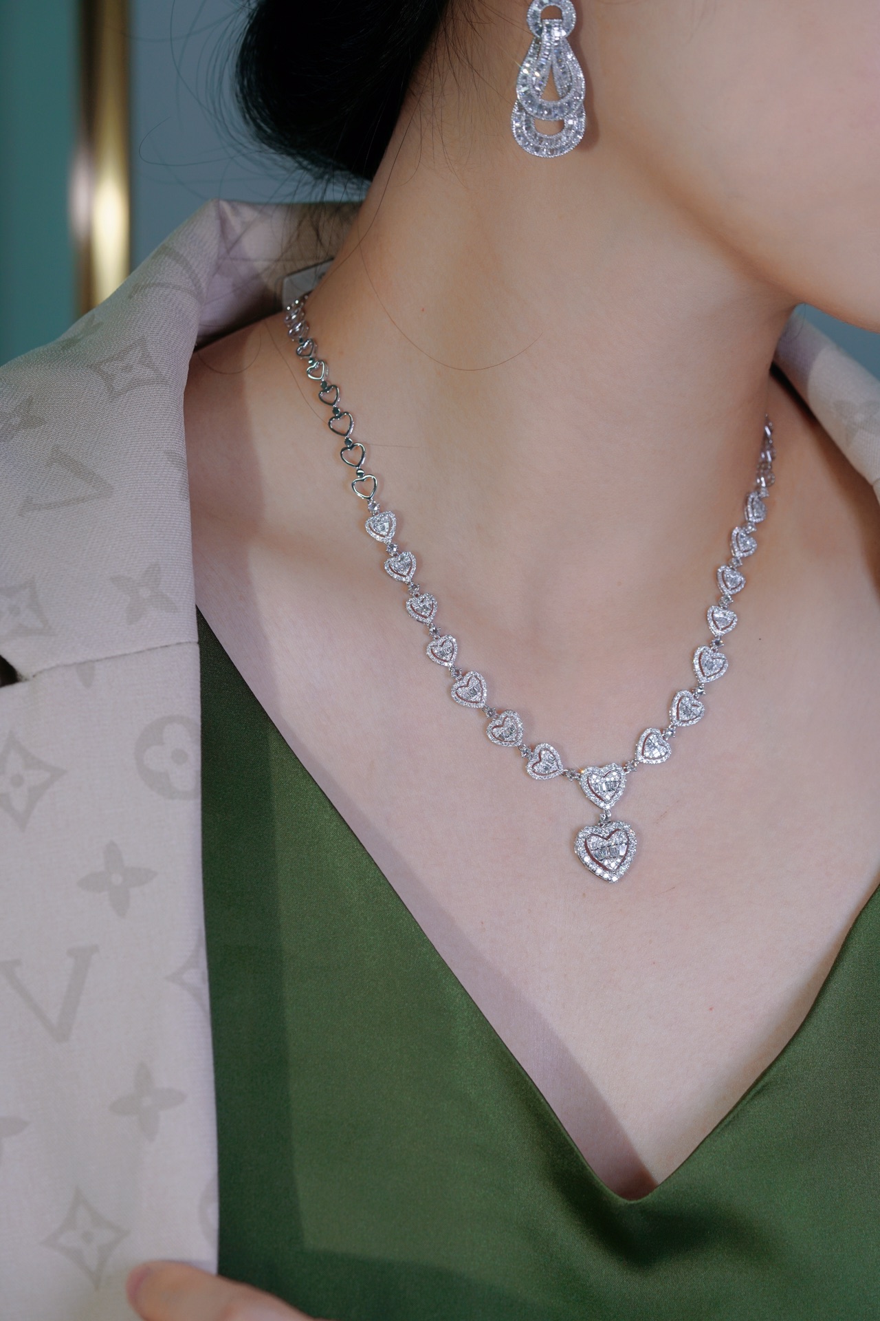 18k Gold Necklace – Luxury Evening Gown Necklace, exquisite and elegant, featuring a 3.10ct natural diamond