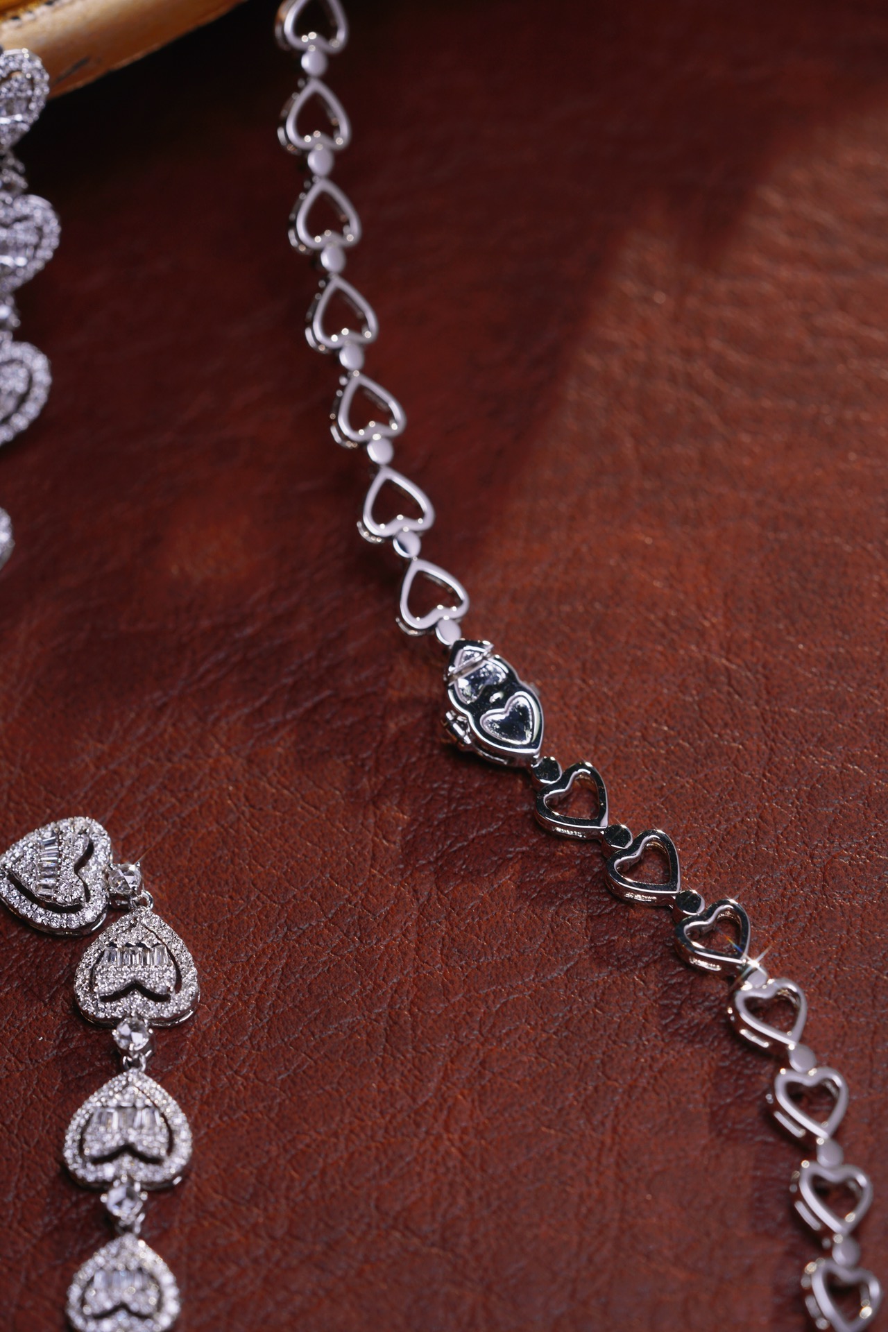 18k Gold Necklace – Luxury Evening Gown Necklace, exquisite and elegant, featuring a 3.10ct natural diamond