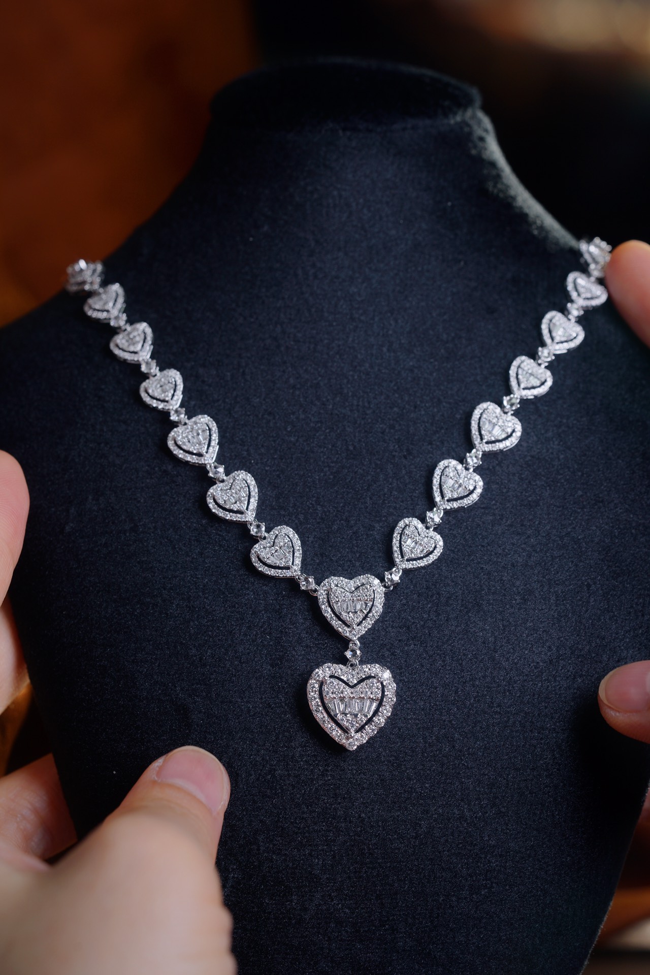 18k Gold Necklace – Luxury Evening Gown Necklace, exquisite and elegant, featuring a 3.10ct natural diamond