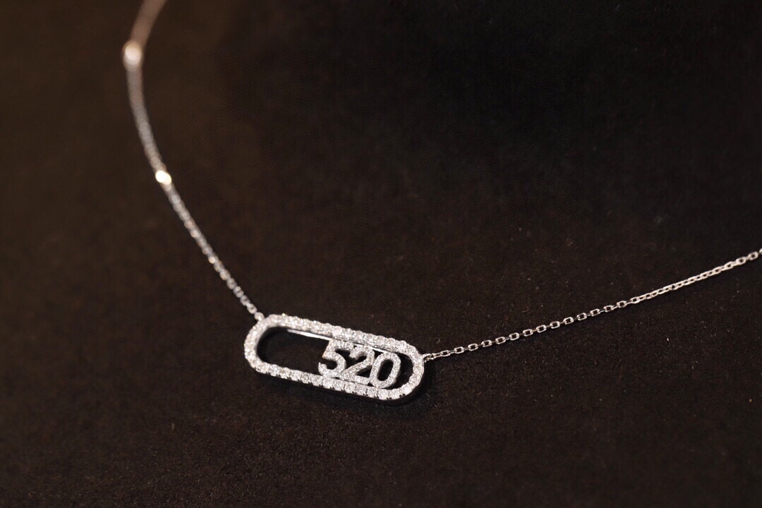 18k Gold Necklace with “520” Design and 0.35ct Natural Diamond