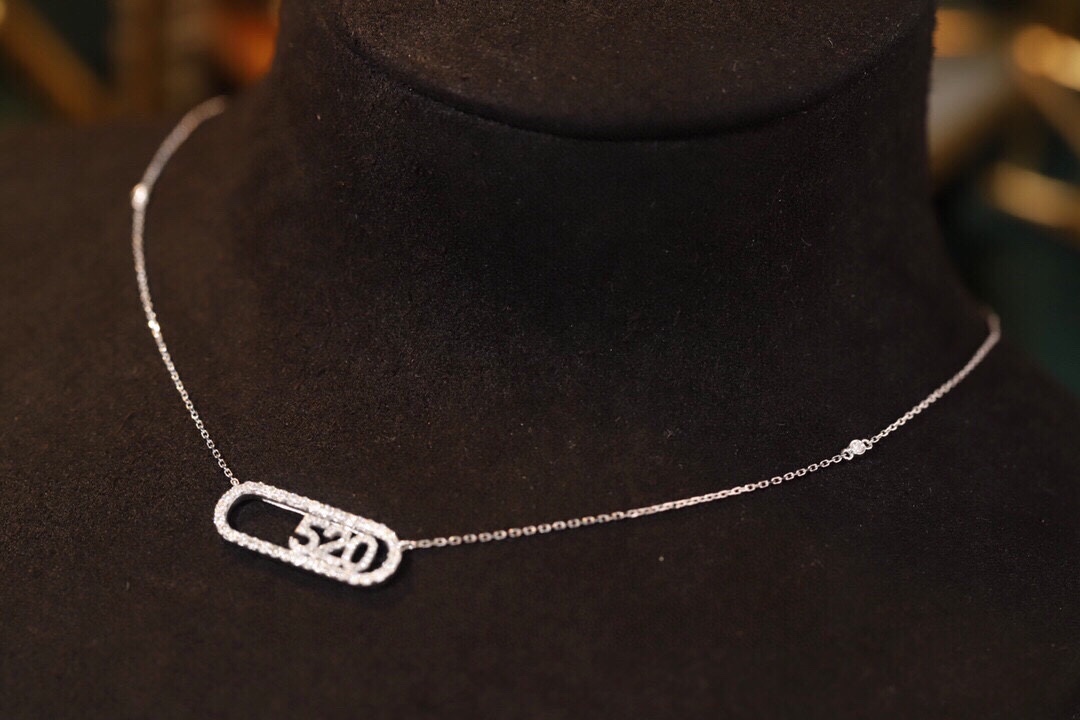 18k Gold Necklace with “520” Design and 0.35ct Natural Diamond