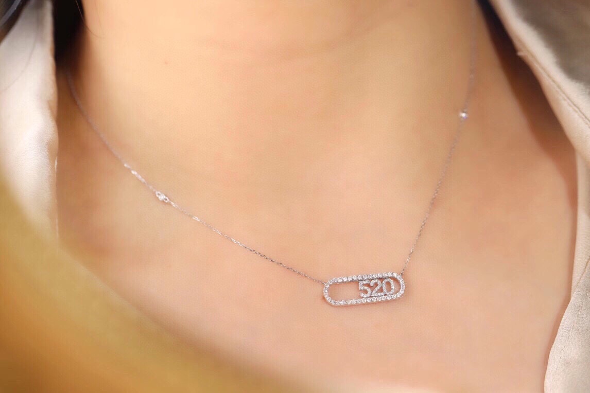 18k Gold Necklace with “520” Design and 0.35ct Natural Diamond