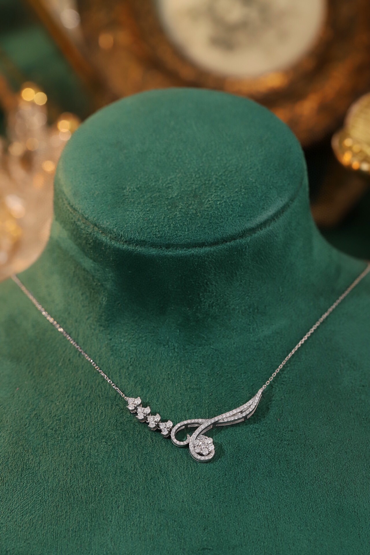 18k Gold Necklace with  Design and 0.75ct Natural Diamond