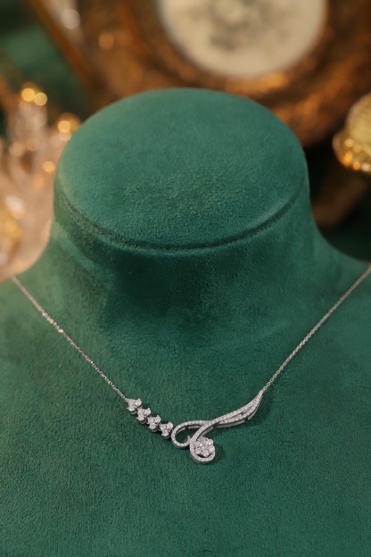 18k Gold Necklace with  Design and 0.75ct Natural Diamond