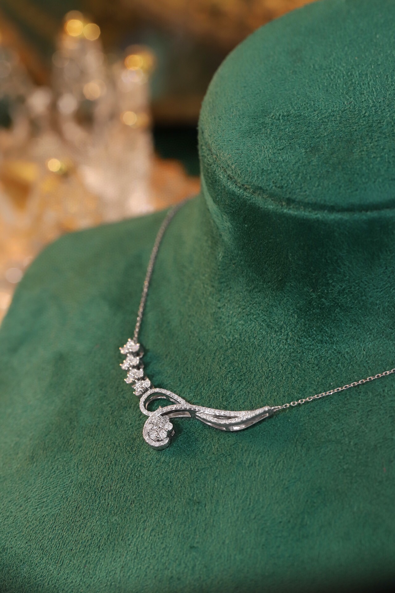 18k Gold Necklace with  Design and 0.75ct Natural Diamond