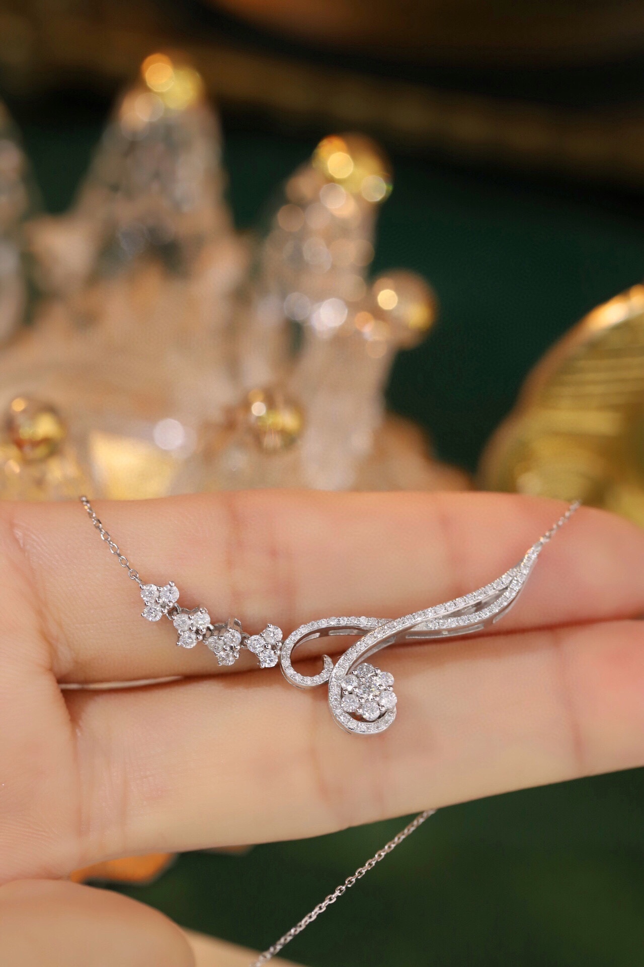 18k Gold Necklace with  Design and 0.75ct Natural Diamond