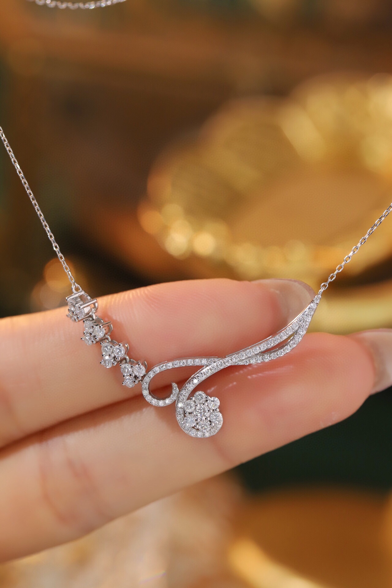 18k Gold Necklace with  Design and 0.75ct Natural Diamond