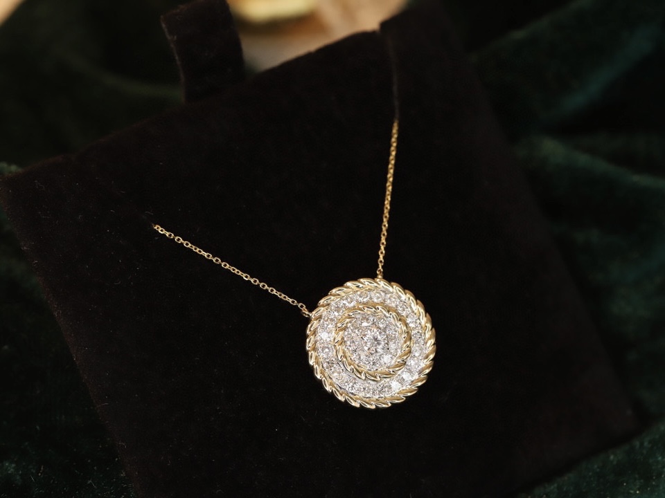 18k Gold Necklace with 0.65ct Natural Diamond