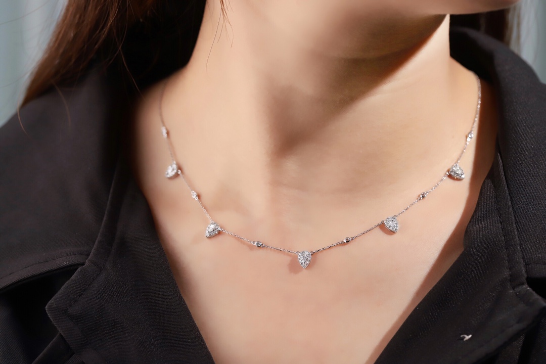 18k Gold Necklace with 0.90ct Natural Diamond