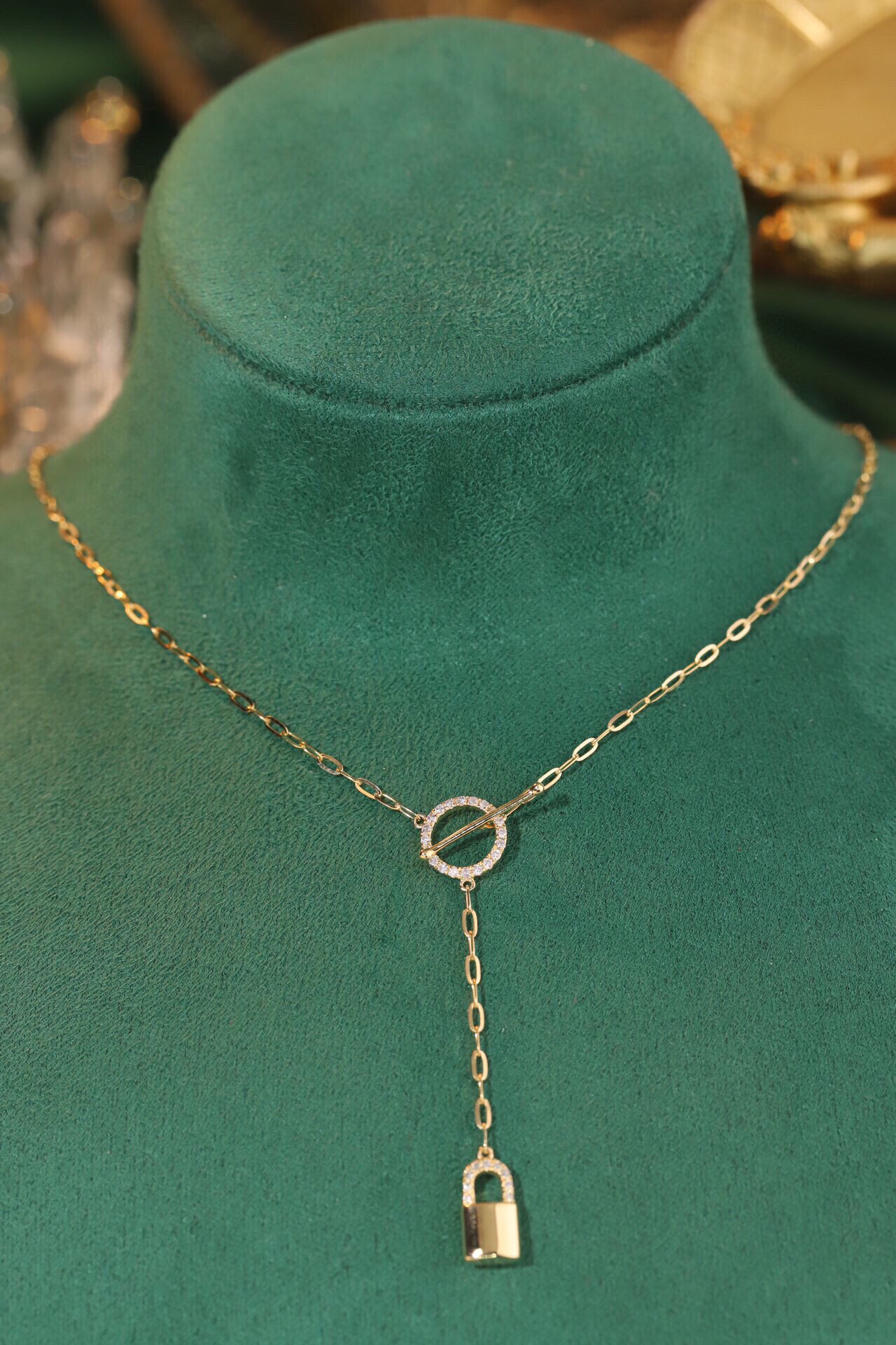 18k Gold Necklace with 0.20ct Natural Diamond