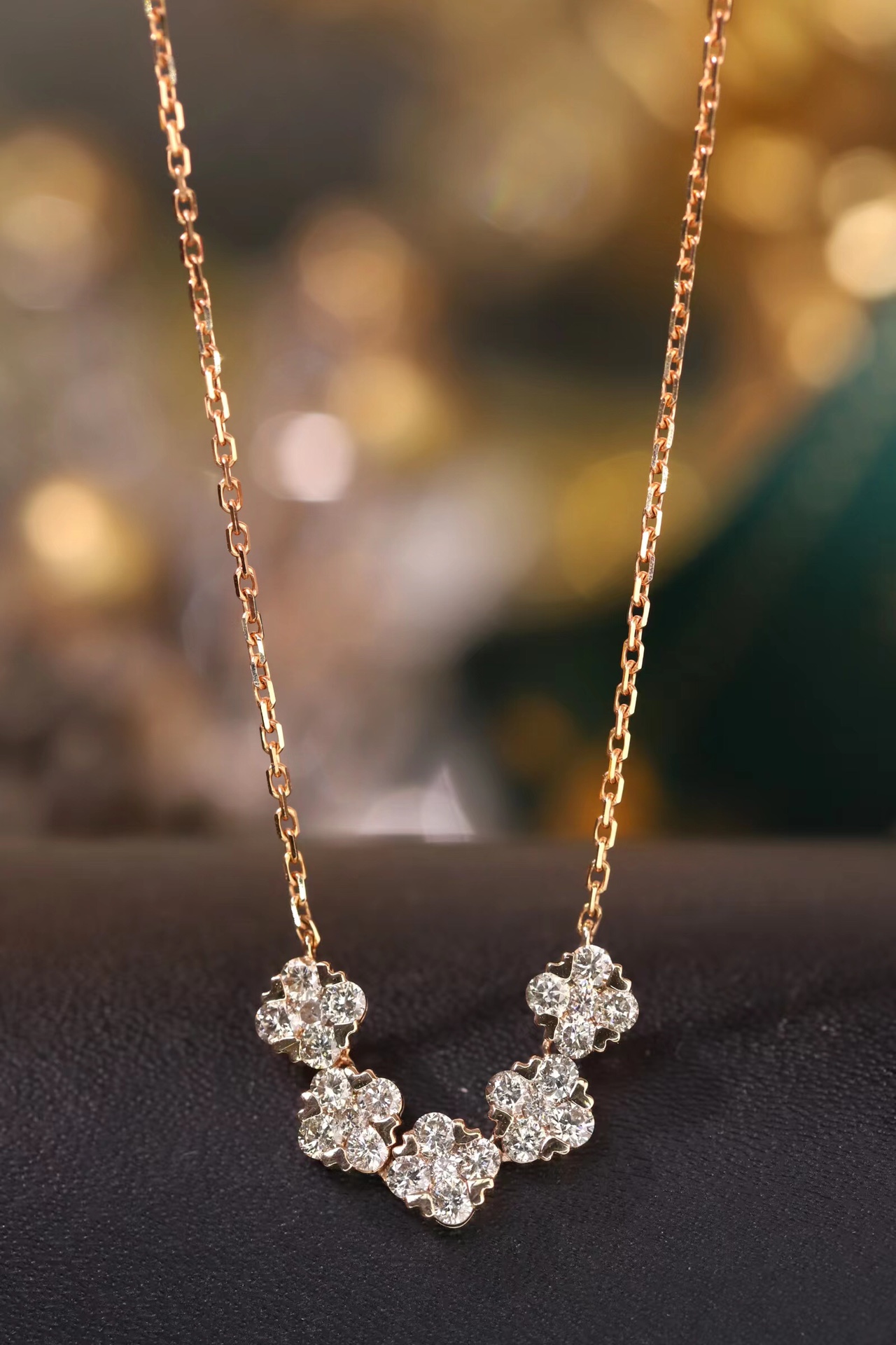 18k Gold Necklace with 0.75ct Natural Diamond