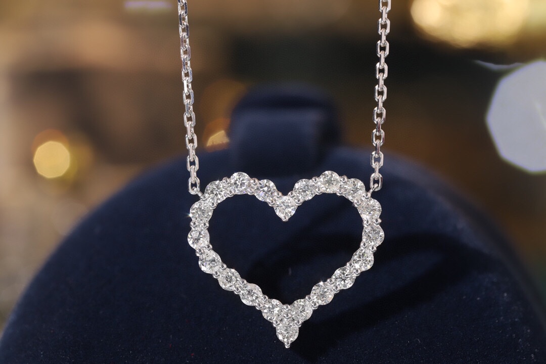 18k Gold Necklace with Heart Design, Natural Diamond 1.45ct