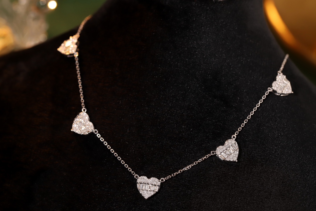 18k Gold Necklace with Heart Design, Natural Diamond 0.76ct