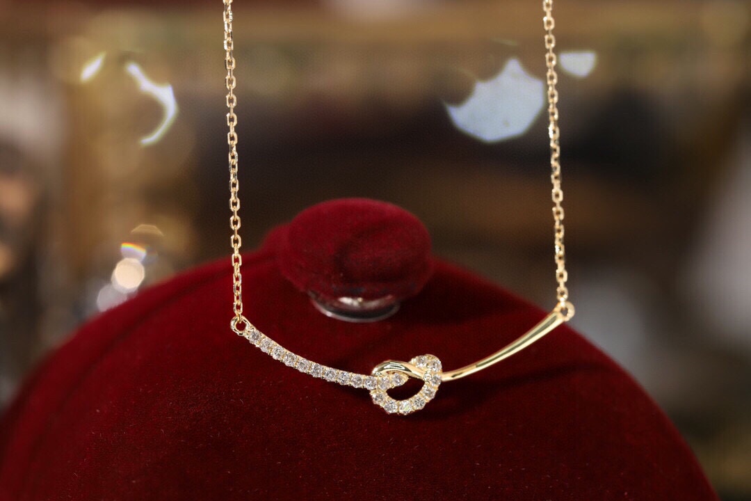 18k Gold Necklace with 0.15ct Natural Diamond