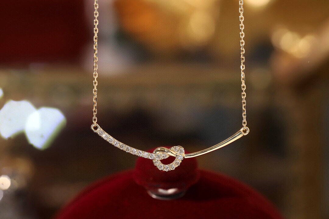 18k Gold Necklace with 0.15ct Natural Diamond