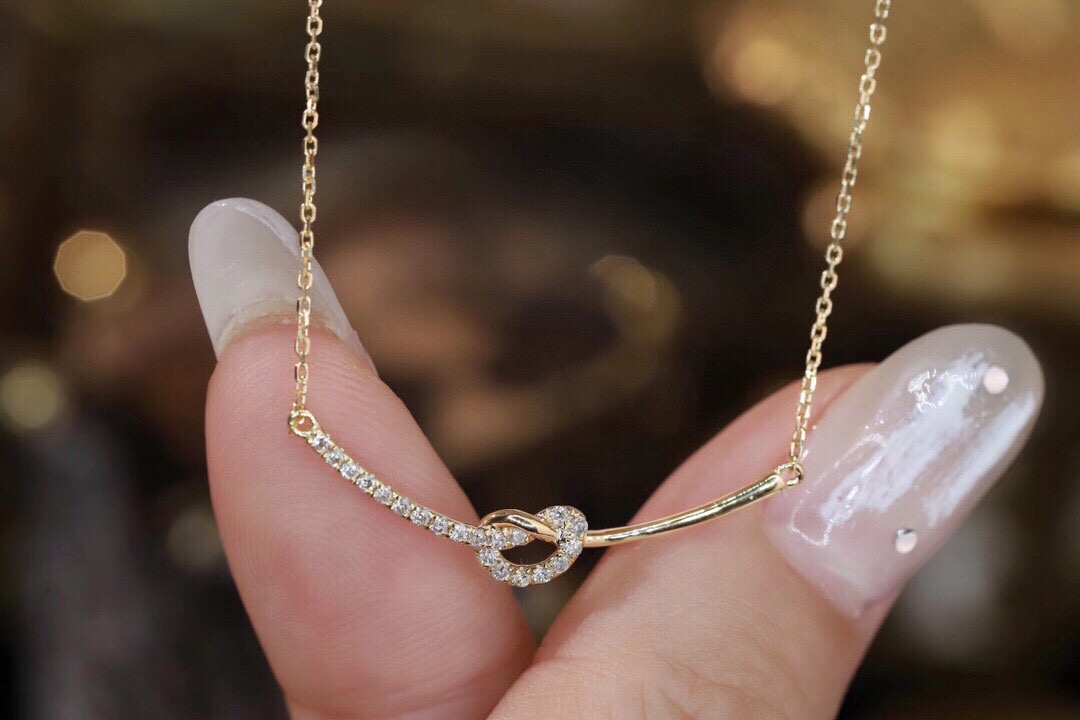 18k Gold Necklace with 0.15ct Natural Diamond