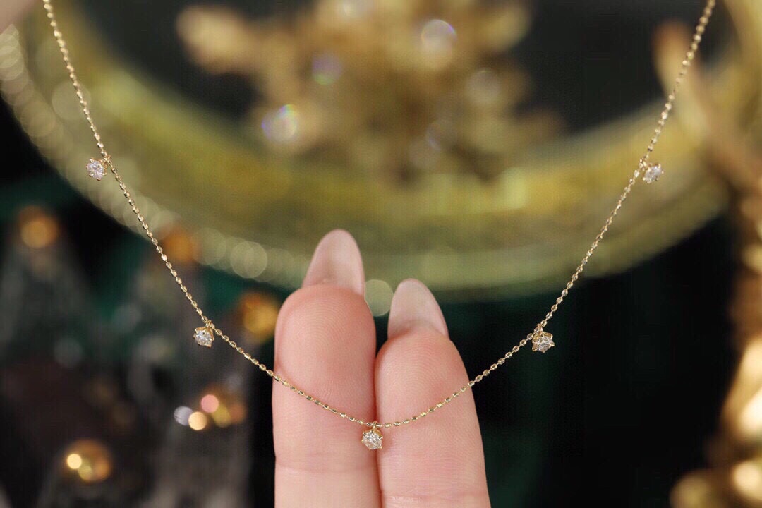 18k Gold Necklace with 0.60ct Natural Diamond