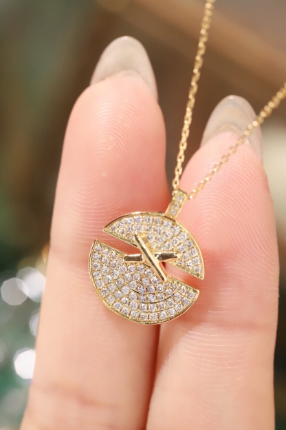 18k Gold Necklace with 0.55ct Natural Diamond