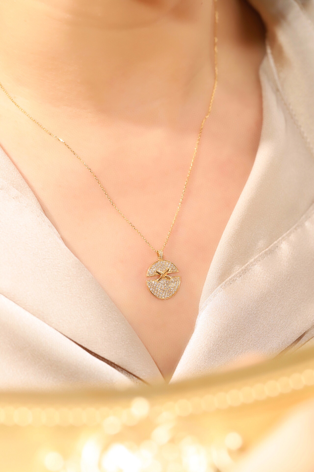 18k Gold Necklace with 0.55ct Natural Diamond