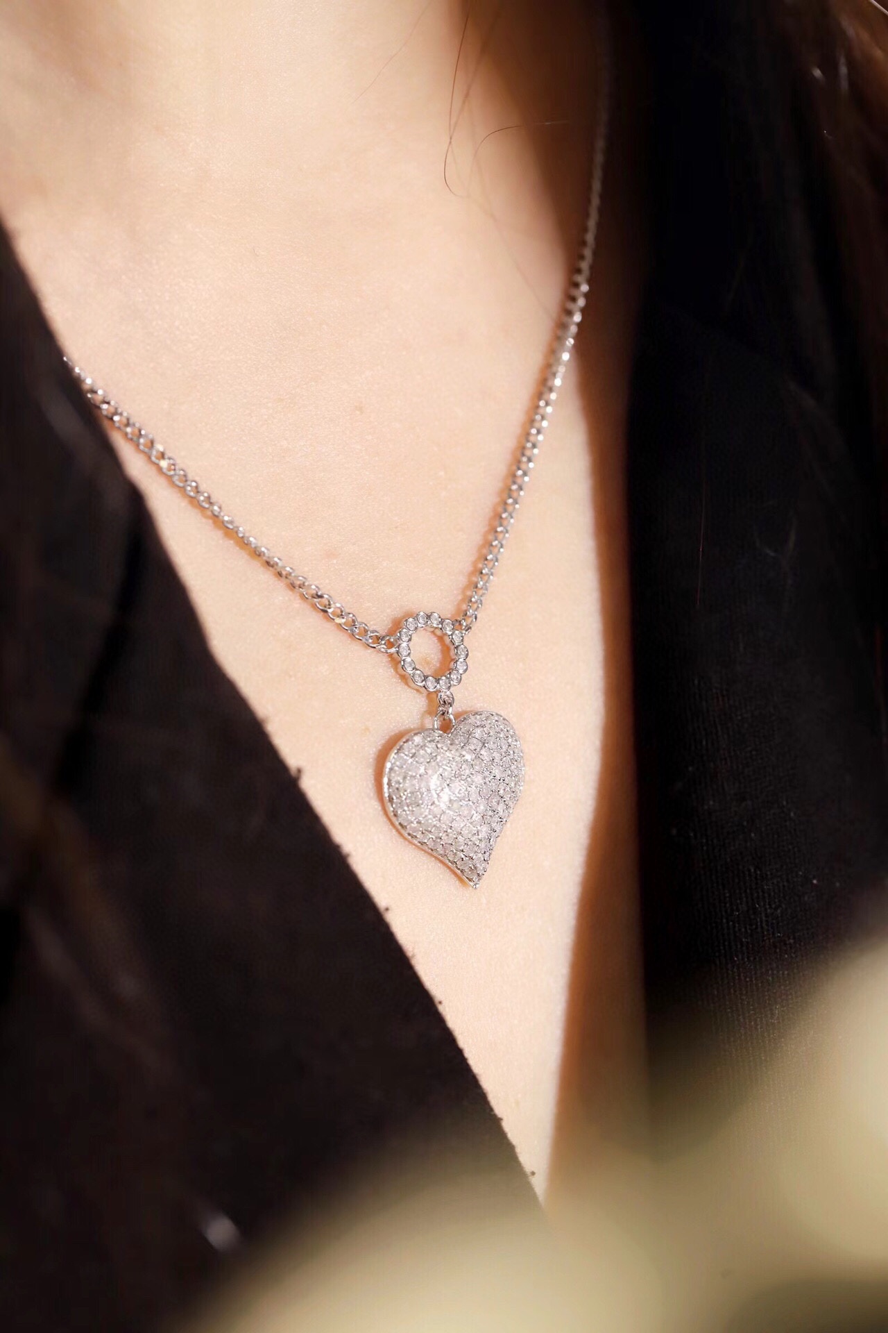 18k Gold Necklace, Heart Shape Design, 1ct Natural Diamond