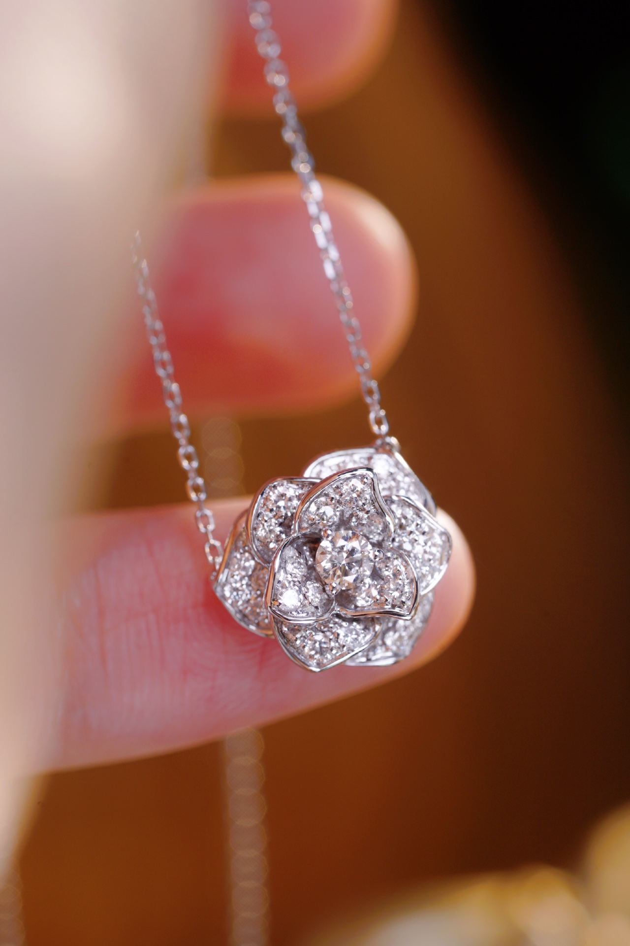 18k Gold Necklace with Flower Design, Natural Diamond 0.50ct