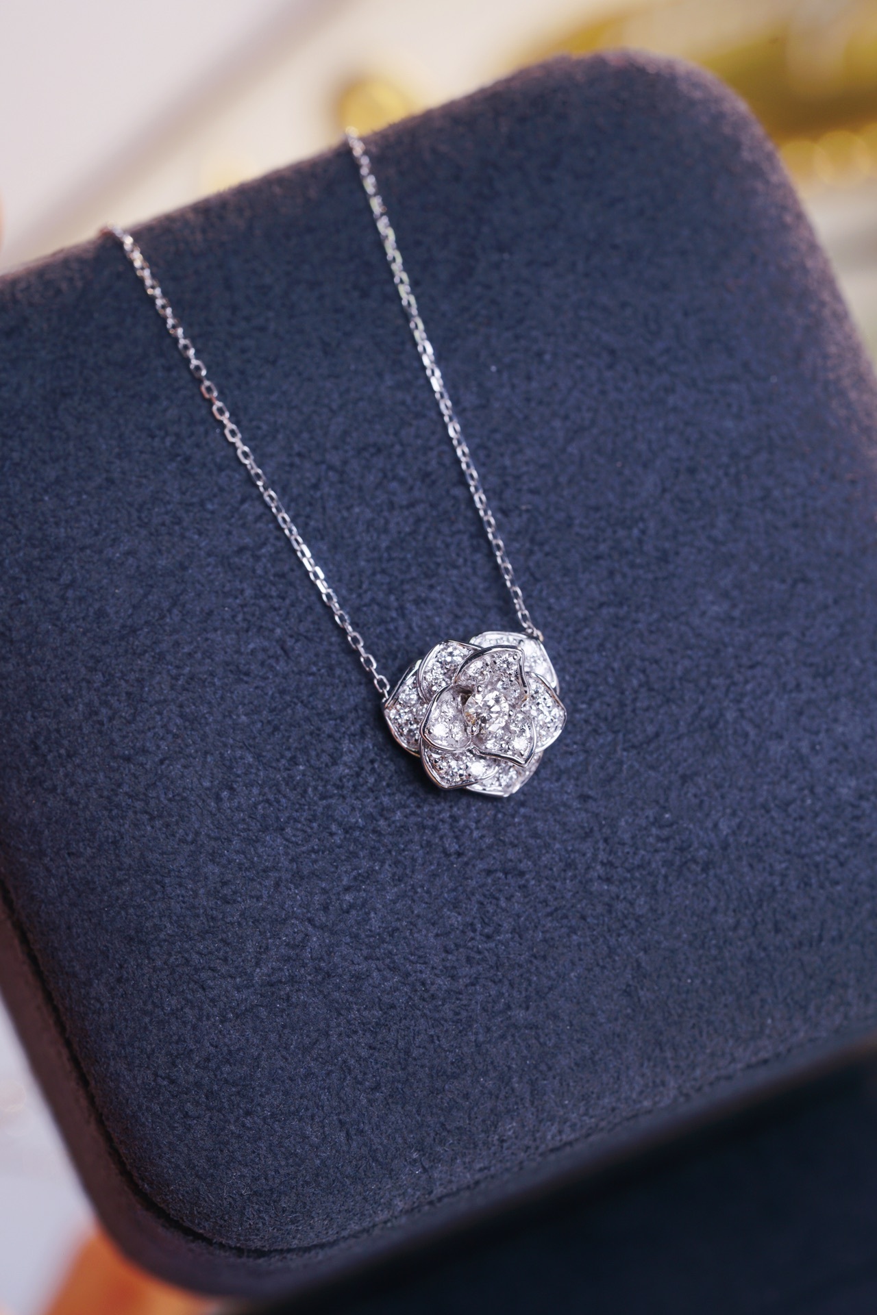 18k Gold Necklace with Flower Design, Natural Diamond 0.50ct