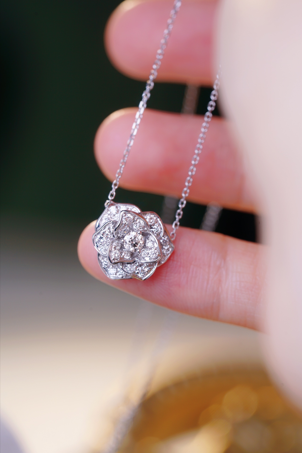 18k Gold Necklace with Flower Design, Natural Diamond 0.50ct