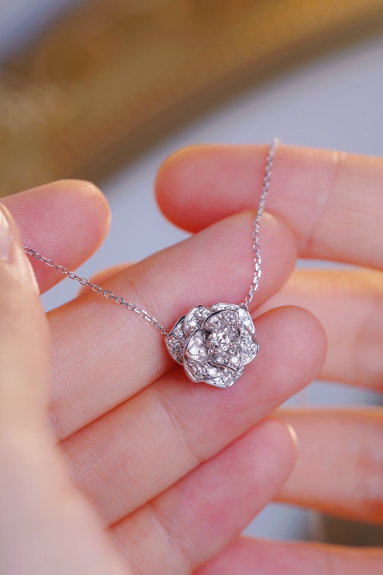 18k Gold Necklace with Flower Design, Natural Diamond 0.50ct