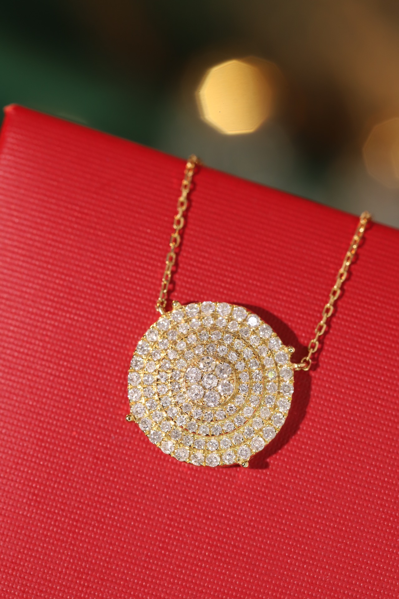 18k Gold Necklace with 0.50ct Natural Diamond