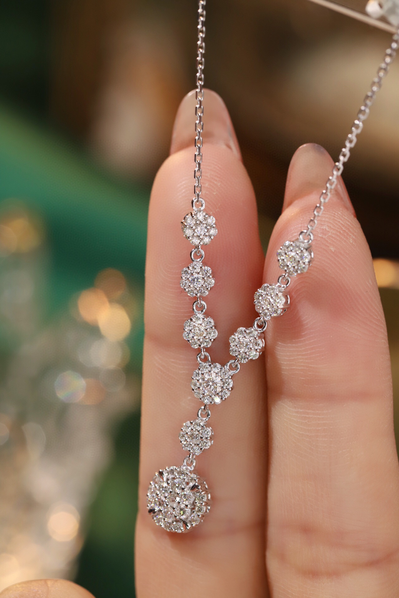 18k Gold Necklace with 1.10ct Natural Diamond